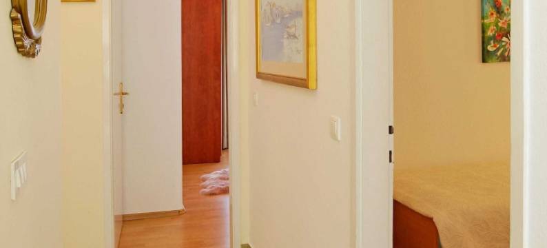 多达阳光公寓(Sunshine Apartment Doda)图片