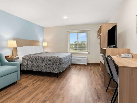 伍德斯普林套房彭萨科拉西