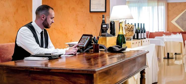 卡瓦利瑞德拉科洛纳贝斯特韦斯特酒店(Best Western Hotel Cavalieri Della Corona)图片