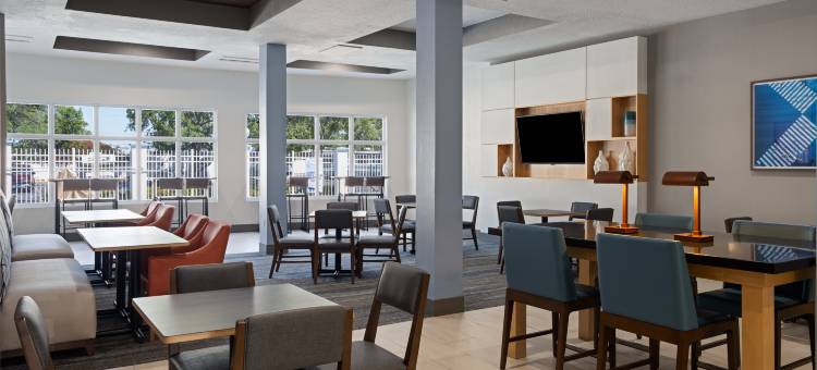 圣彼得堡北(I-275)智选假日酒店(Holiday Inn Express & Suites ST. Petersburg North (I-275))图片