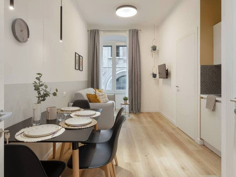 的里雅斯特永恒的两卧室公寓