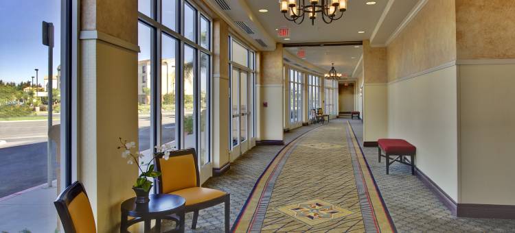 Holiday Inn & Suites 贝克斯菲尔德北(Holiday Inn & Suites Bakersfield)图片