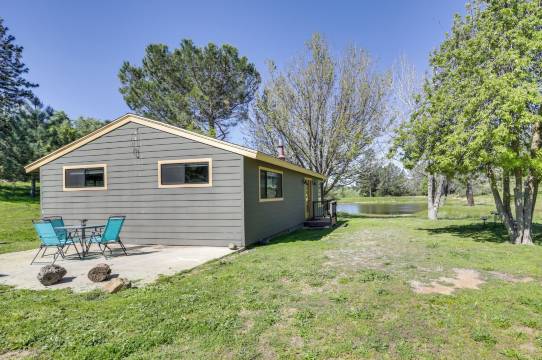 朱利安小屋住宿靠近野生动物和酒庄(Julian Cottage Stay w/ Near Wildlife & Wineries)