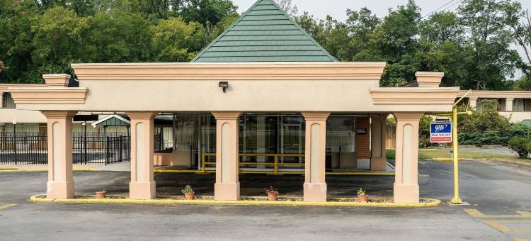 纽华克罗德威旅馆(Rodeway Inn University)图片