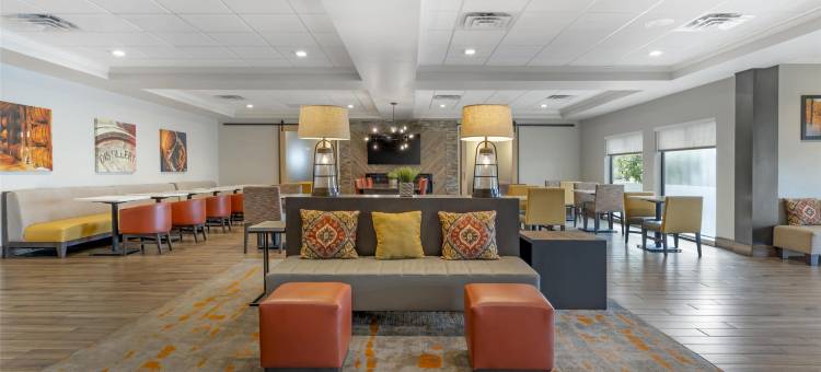 贝斯特韦斯特优质伊丽莎白敦优质套房酒店(Best Western Plus Elizabethtown Inn  Suites)图片