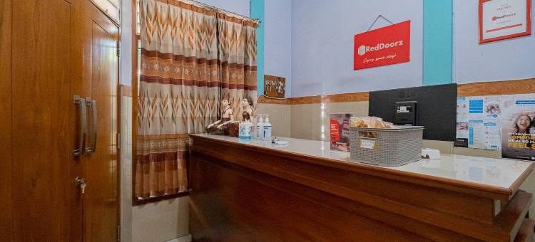 红多兹伊斯兰酒店-近新埠头阿伦阿伦(RedDoorz Syariah Near Alun-Alun Bojonegoro)图片