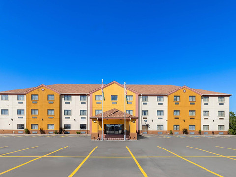 品质酒店及套房麦卡莱斯特69号公路