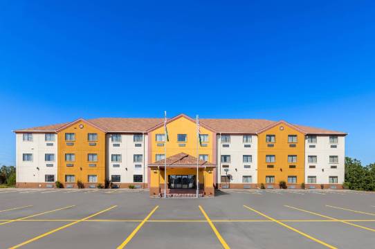 品质酒店及套房麦卡莱斯特69号公路(Quality Inn & Suites McAlester on Hwy 69)