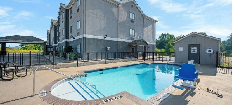 布罗肯鲍嗨威快捷酒店(HiWay Inn Express of Broken Bow)图片