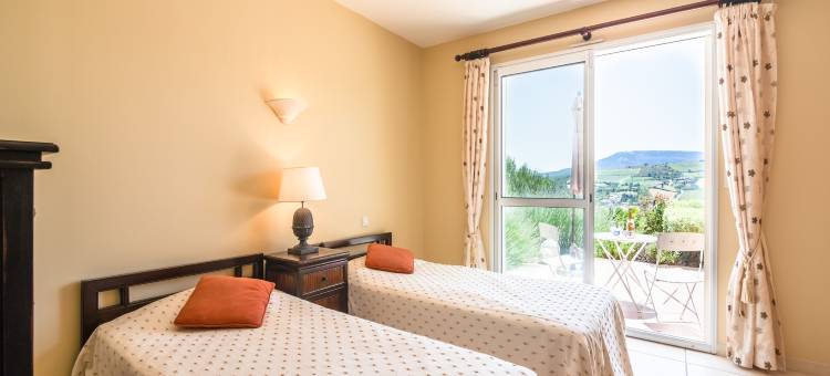Villa in Limoux with Private Pool & Mountain Views图片