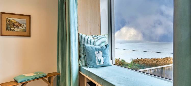 Beach House in Mousehole with Stunning Sea Views图片