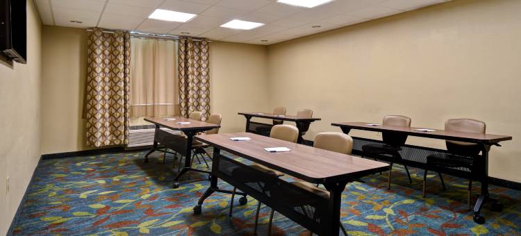 Candlewood Suites 圣克莱尔斯维尔 by IHG(Candlewood Suites ST. CLAIRSVILLE-WHEELING AREA by IHG)图片