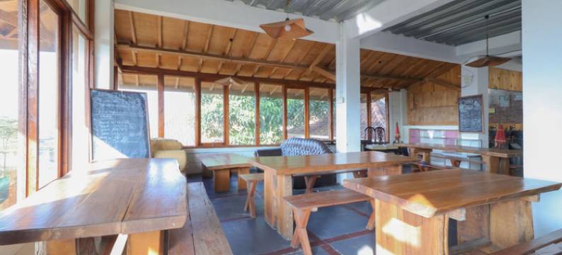 连布尔音粗伊斯兰别墅和餐厅(Lembur Incu Syariah Villa & Resto)图片