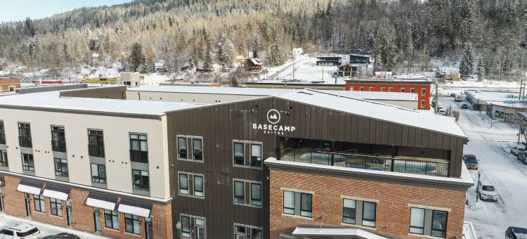 Basecamp套房雷夫尔斯托克(Basecamp Suites Revelstoke)图片