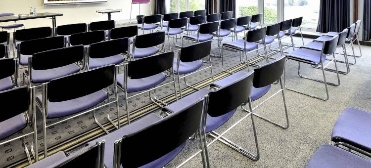 鲁昂瓦勒德勒伊美居酒店(Hôtel Mercure Rouen Val-De-Reuil)图片