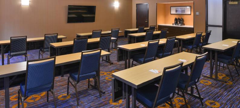 亚特兰大萨沃尼万怡酒店(Courtyard Atlanta Suwanee)图片