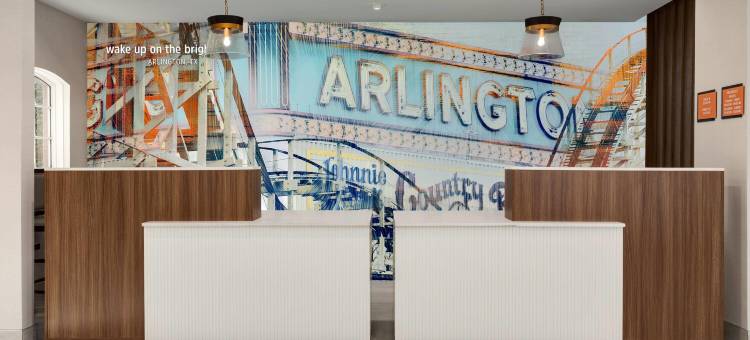 达拉斯阿林顿南拉昆塔温德姆套房酒店(La Quinta Inn & Suites by Wyndham Dallas Arlington South)图片
