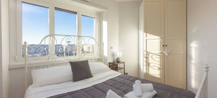 罗马金字塔景观公寓出租(Rental in Rome Pyramid View Apartment)图片
