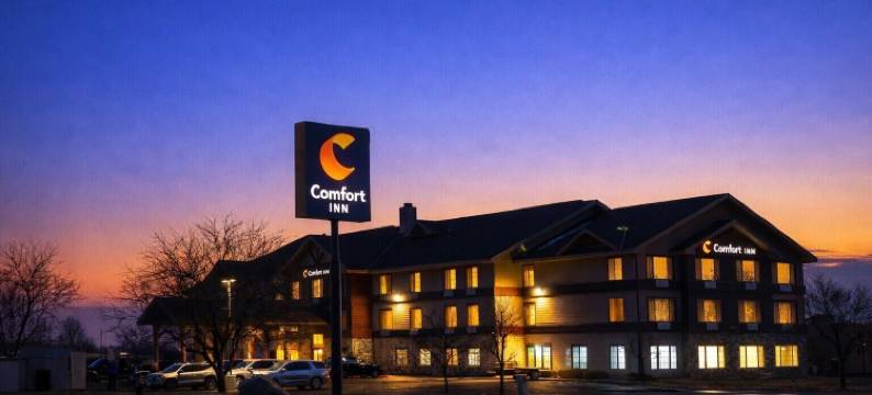 瓦通纳近医学中心舒适酒店(Comfort Inn Owatonna Near Medical Center)图片
