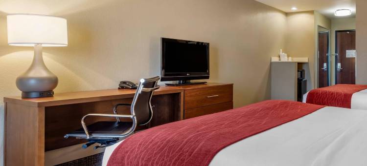 拉塞尔维尔I-40舒适套房酒店(Comfort Inn & Suites Russellville I-40)图片