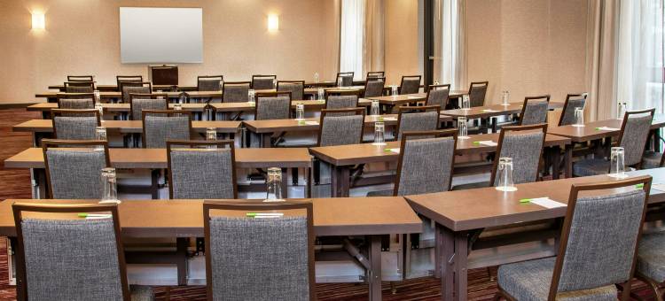 唐恩洛林费尔法克斯万怡酒店(Courtyard Dunn Loring Fairfax)图片