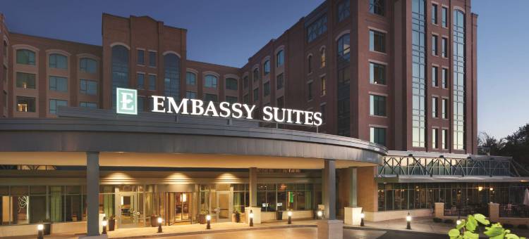 萨拉托加泉安泊套房酒店(Embassy Suites by Hilton Saratoga Springs)图片