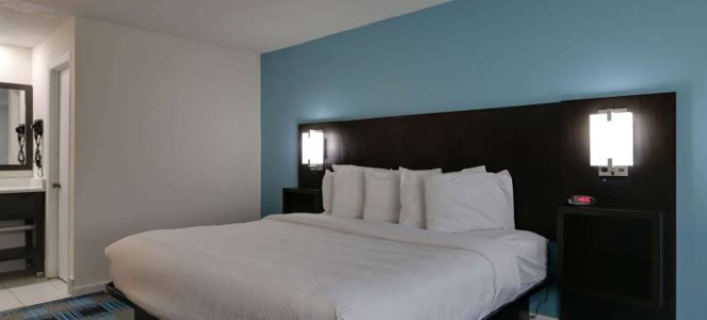 卡尔霍恩南部I-75 Travelodge by Wyndham酒店(Travelodge by Wyndham Calhoun South I-75)图片