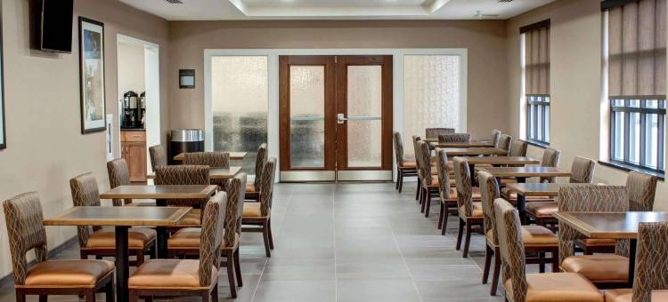 卡德威尔舒适酒店及套房(Comfort Inn & Suites)图片