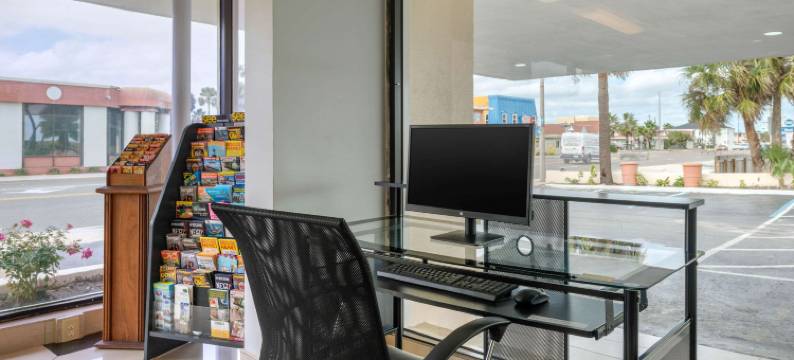 代托纳比奇海滨凯艺酒店(Quality Inn Daytona Beach Oceanfront)图片