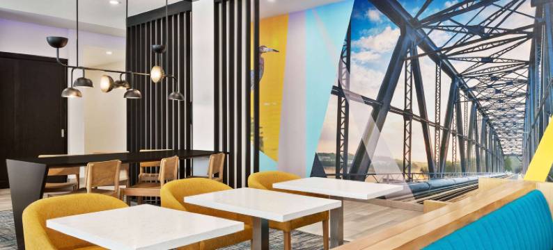 里士满拉昆塔温德姆套房酒店(La Quinta Inn & Suites by Wyndham Richmond-Sugarland)图片