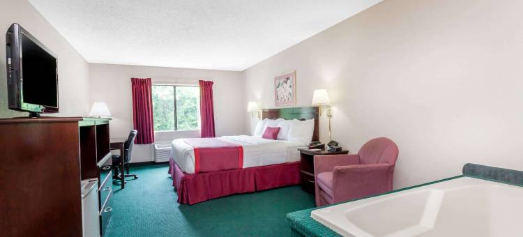 温德姆华美达特尔城酒店(Ramada by Wyndham Tell City)图片