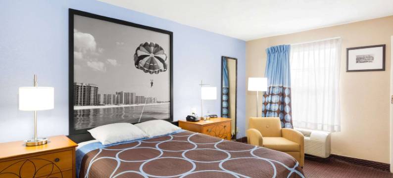 弗利速8酒店(Super 8 by Wyndham Foley)图片