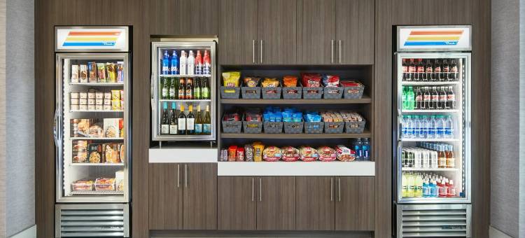 I-26和Us 29韦斯特盖特商场智选假日套房酒店(Holiday Inn Express & Suites I-26 & US 29 at Westgate Mall)图片