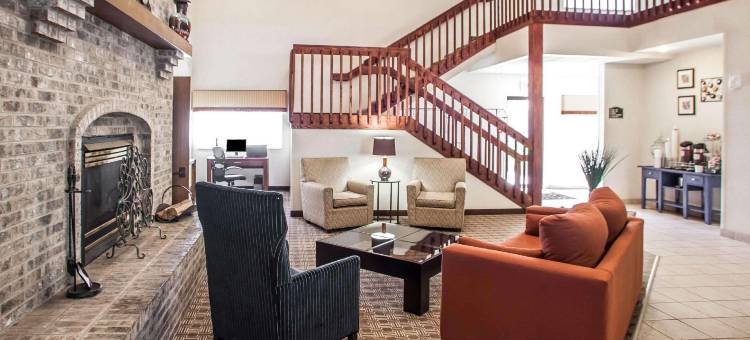 皮奥里亚I-74舒适套房酒店(Comfort Suites Peoria I-74)图片