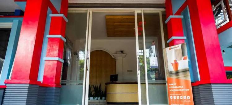 红多兹酒店-近巴图阿伦阿伦(RedDoorz Near Alun Alun Batu)图片