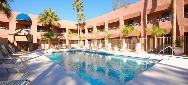 Best Western InnSuites Phoenix Hotel  Suites图片