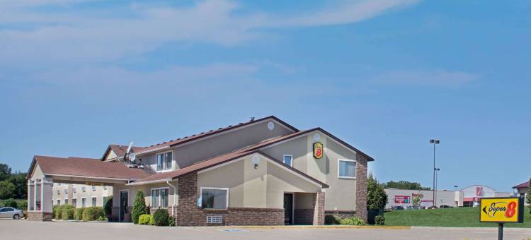 查尔斯城速8酒店(Super 8 by Wyndham Charles City)图片