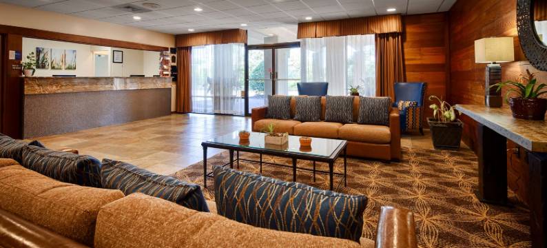 贝斯特韦斯特十字路口酒店(Best Western Crossroads Inn)图片