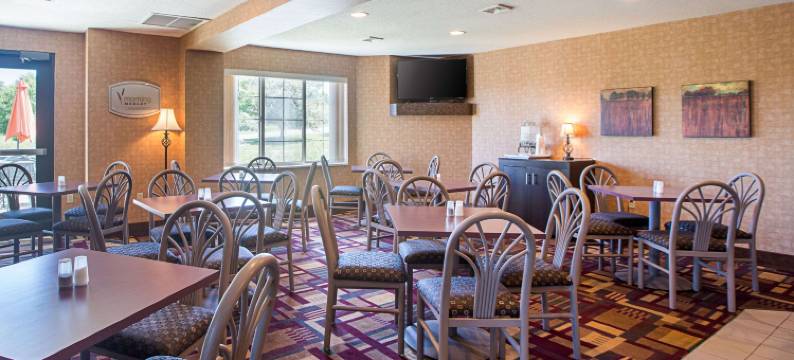 舒眠套房Bay View Acme - 特拉弗斯城(Sleep Inn & Suites Bay View Acme - Traverse City)图片