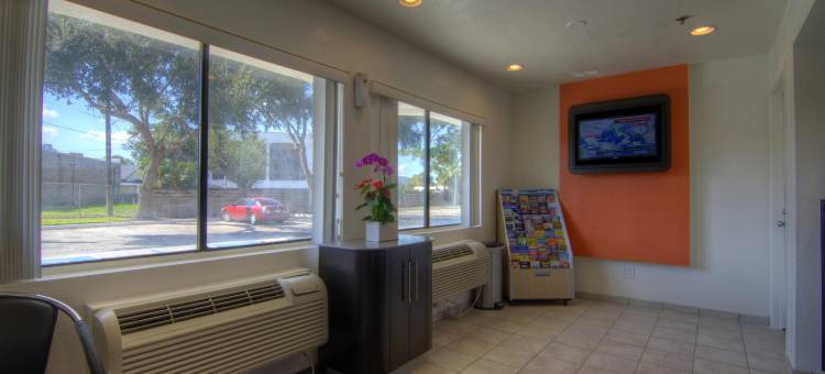 奥兰多6号汽车旅馆 - 冬季公园(Motel 6 Orlando, FL - Winter Park)图片