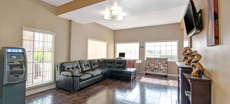 圣安东尼奥戴斯酒店-近嘉年华公园(Days Inn by Wyndham San Antonio Near Fiesta Park)图片