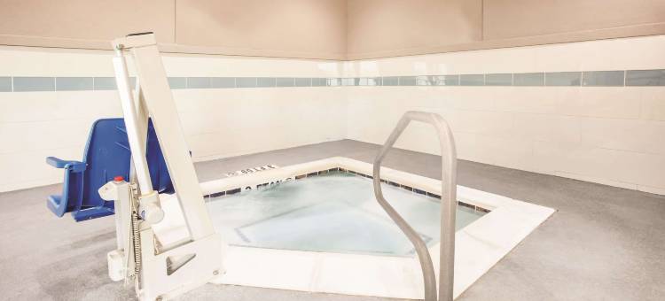 达拉斯普莱诺科隆尼拉昆塔温德姆套房酒店(La Quinta Inn & Suites by Wyndham Dallas Plano - the Colony)图片