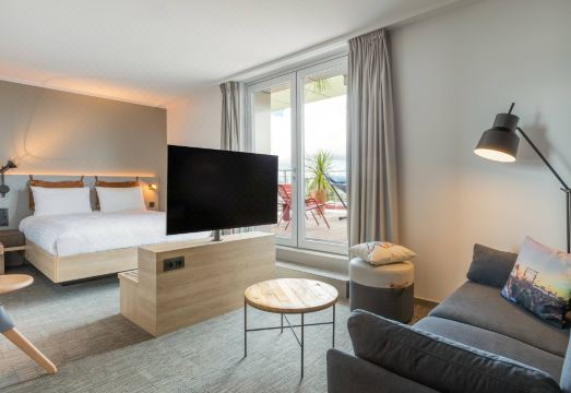 Moxy Bordeaux Hotel Overview