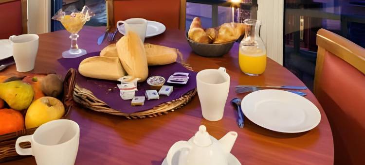 宜必思快捷布尔昆雅里昂中心酒店(Ibis Budget Bourgoin Jallieu Centre)图片