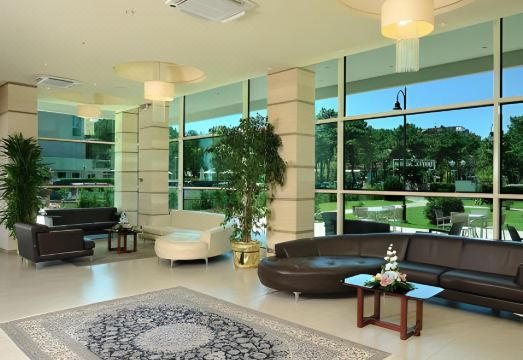 Hotel Adria Hotel Overview