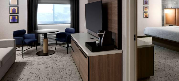 纽瓦克机场希尔顿欢朋酒店(Hampton Inn by Hilton Newark Airport)图片