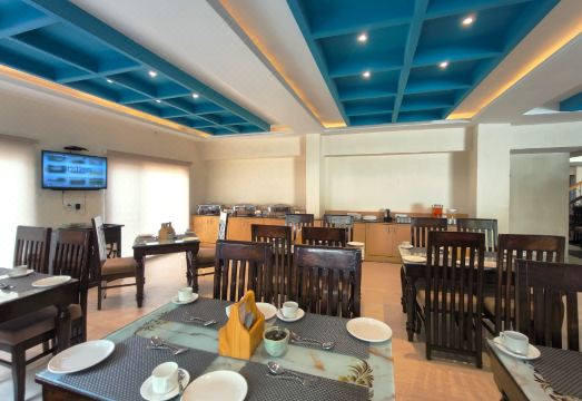 Hotel Luxury Inn by Stotrak Hospitality Hotel Overview