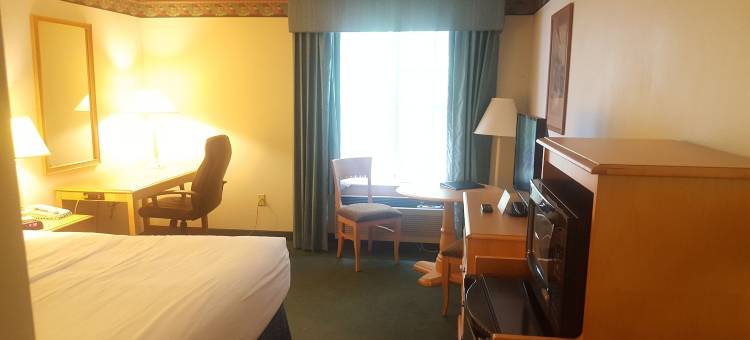 科达伦呗盟套房酒店(Baymont by Wyndham Coeur d'Alene)图片