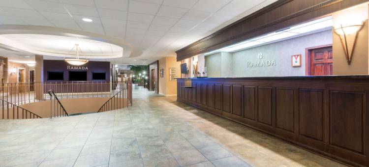 托皮卡市中心华美达酒店及会议中心(Ramada by Wyndham Topeka Downtown Hotel & Convention Center)图片