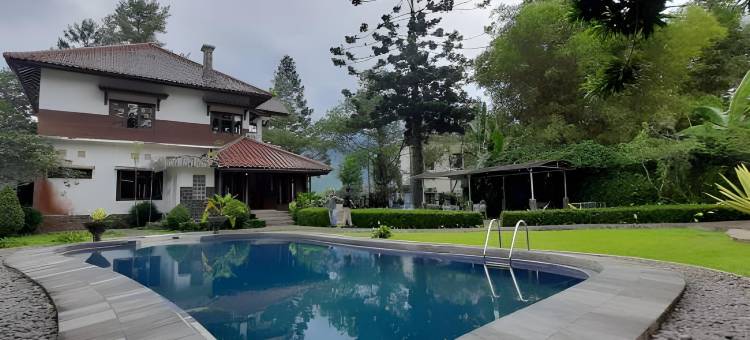 红多兹高级酒店@格里亚因科帕布里西萨鲁阿彭卡克(RedDoorz Premium @ Griya Inkoppabri Cisarua Puncak)图片